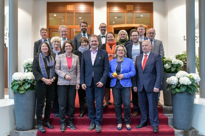 Gruppenfoto Umweltministerkonferenz mit Vertreterinnen und Vertretern von Bund und Ländern